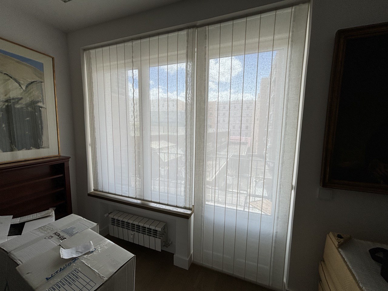Instalación de estor translucido en dormitorio